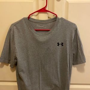 Grey Under Armor t-shirt